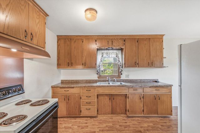 2584 Herschel Street, Roseville, MN 55113