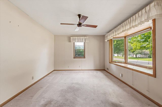 2584 Herschel Street, Roseville, MN 55113