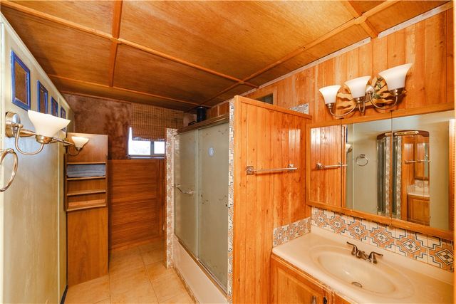 19816 S Gold Mine Road, Yucca, AZ 86438