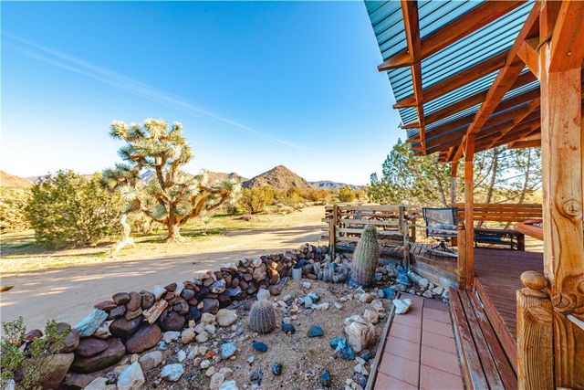 19816 S Gold Mine Road, Yucca, AZ 86438