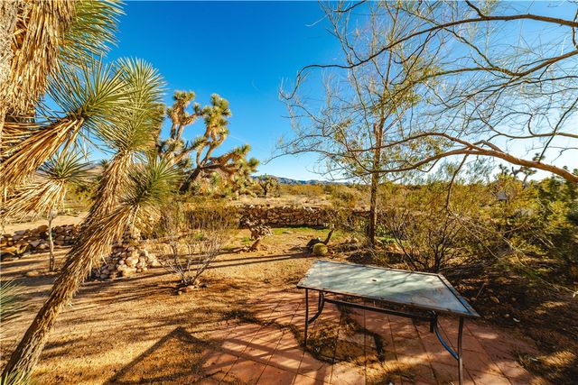 19816 S Gold Mine Road, Yucca, AZ 86438