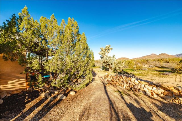 19816 S Gold Mine Road, Yucca, AZ 86438