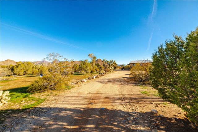 19816 S Gold Mine Road, Yucca, AZ 86438