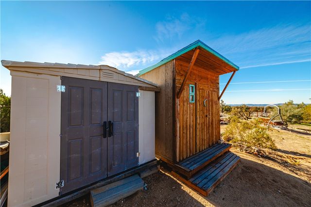 19816 S Gold Mine Road, Yucca, AZ 86438