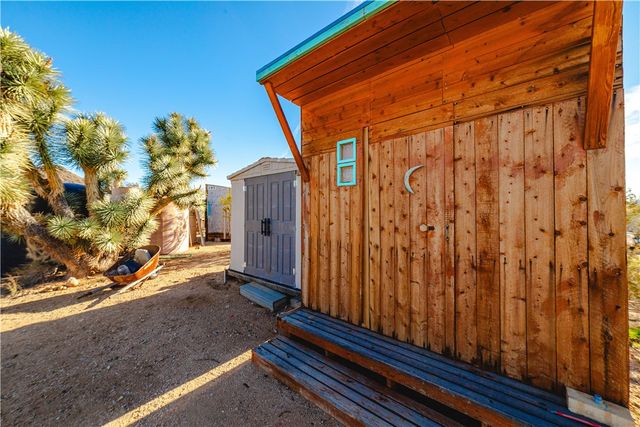 19816 S Gold Mine Road, Yucca, AZ 86438
