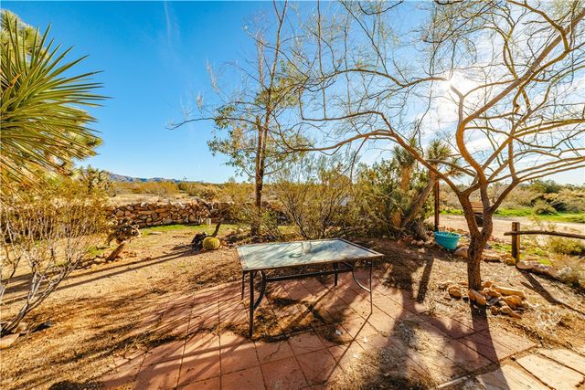 19816 S Gold Mine Road, Yucca, AZ 86438