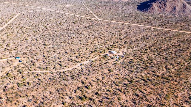 19816 S Gold Mine Road, Yucca, AZ 86438