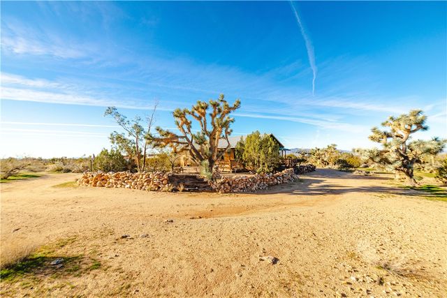 19816 S Gold Mine Road, Yucca, AZ 86438