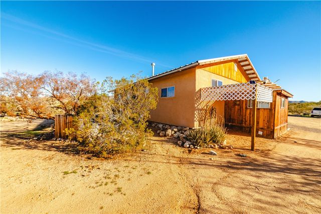 19816 S Gold Mine Road, Yucca, AZ 86438