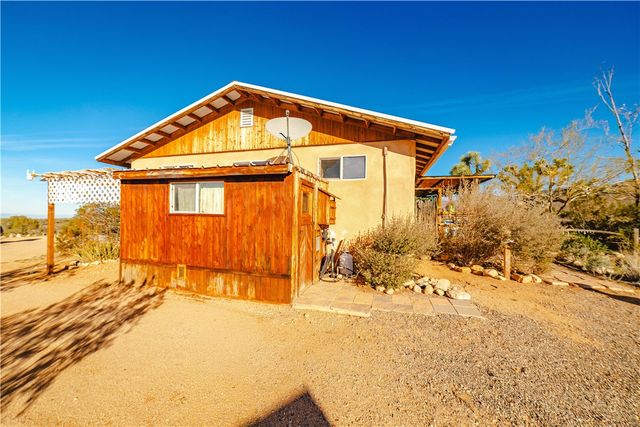 19816 S Gold Mine Road, Yucca, AZ 86438