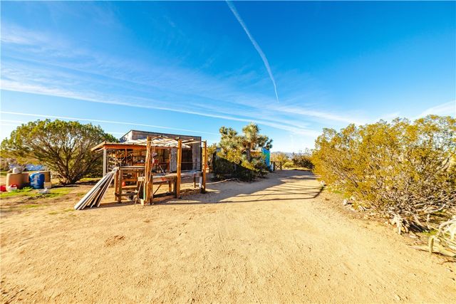 19816 S Gold Mine Road, Yucca, AZ 86438