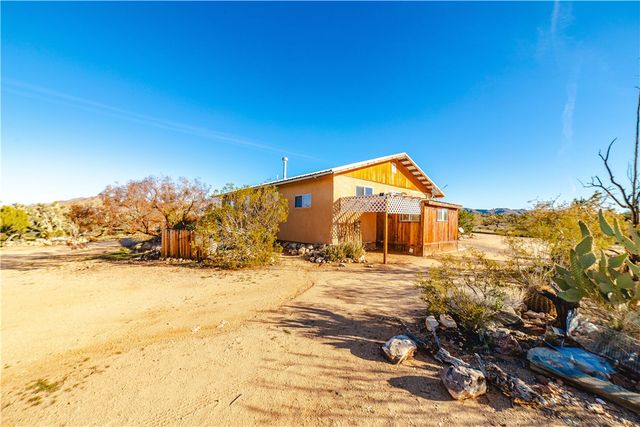 19816 S Gold Mine Road, Yucca, AZ 86438