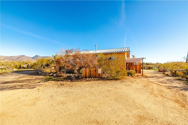 19816 S Gold Mine Road, Yucca, AZ 86438