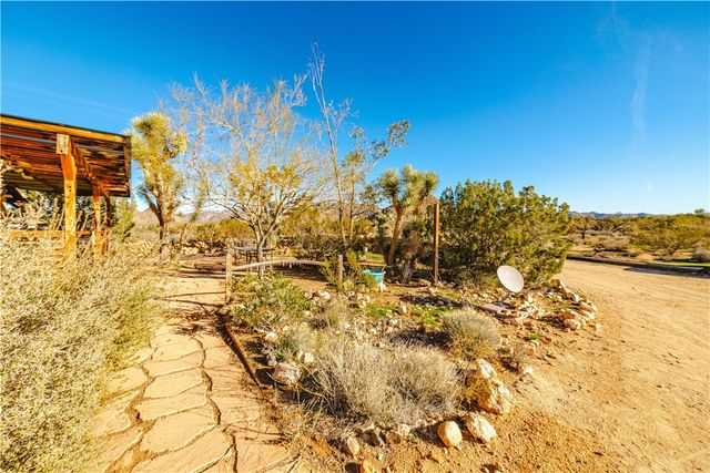 19816 S Gold Mine Road, Yucca, AZ 86438