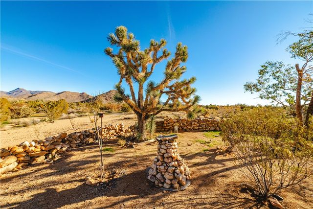 19816 S Gold Mine Road, Yucca, AZ 86438