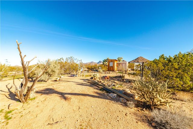 19816 S Gold Mine Road, Yucca, AZ 86438