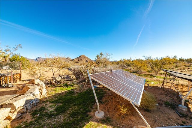 19816 S Gold Mine Road, Yucca, AZ 86438