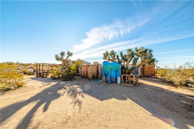 19816 S Gold Mine Road, Yucca, AZ 86438