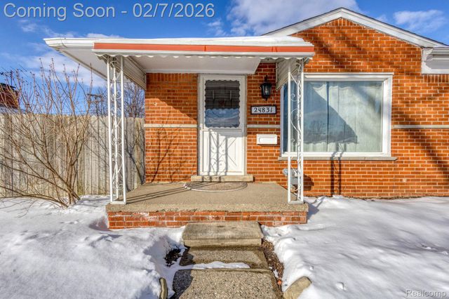 24831 Cottage Lane, Warren, MI 48089