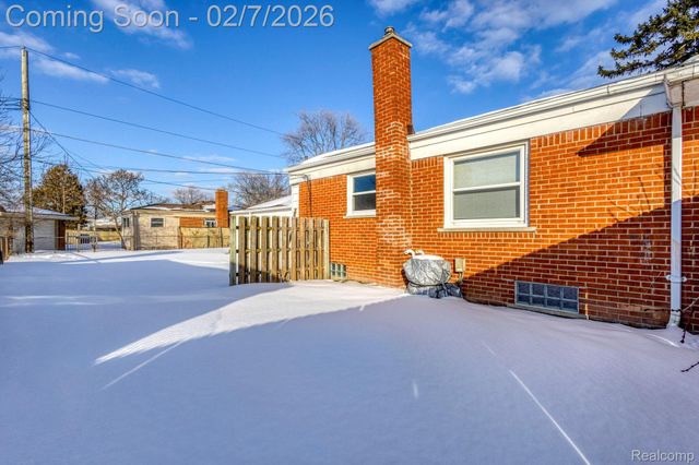 24831 Cottage Lane, Warren, MI 48089