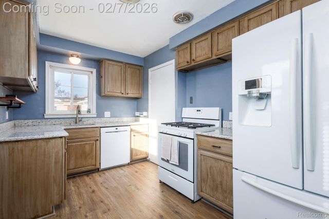 24831 Cottage Lane, Warren, MI 48089