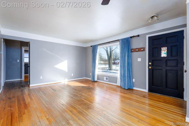 24831 Cottage Lane, Warren, MI 48089