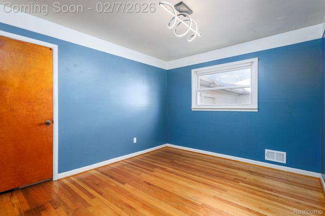 24831 Cottage Lane, Warren, MI 48089