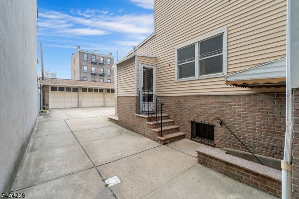57 Madison St, Newark City, NJ 07105 — photo 4