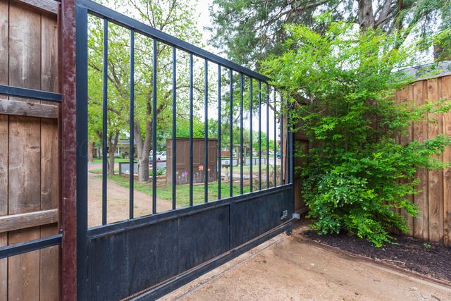 1611 S Van Buren Street, Amarillo, TX 79102