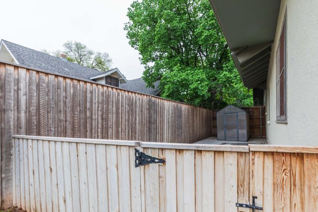 1611 S Van Buren Street, Amarillo, TX 79102