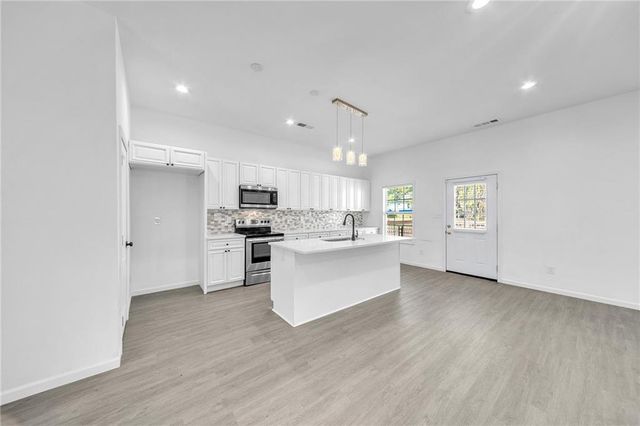 1136 Oak Knoll Terrace SE, Atlanta, GA 30315