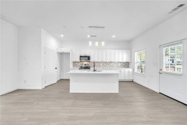 1136 Oak Knoll Terrace SE, Atlanta, GA 30315
