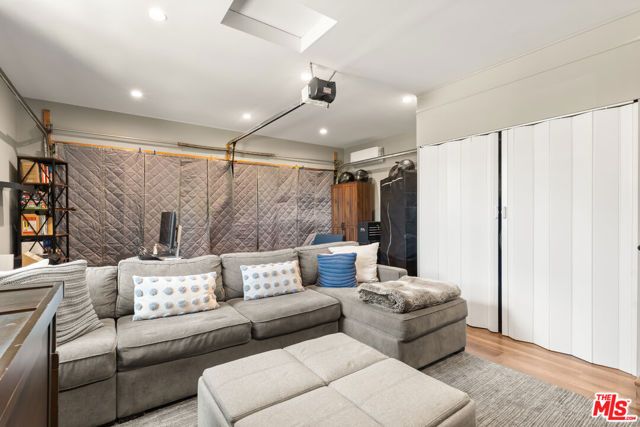 5981 W 74th Street, Los Angeles, CA 90045