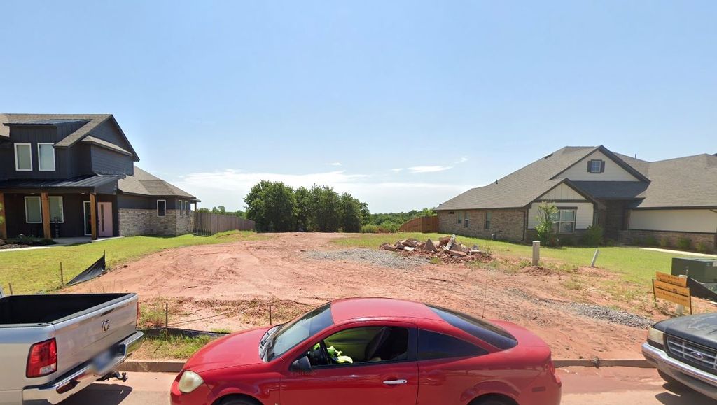2132 Santa Monica Street, Edmond, OK 73034