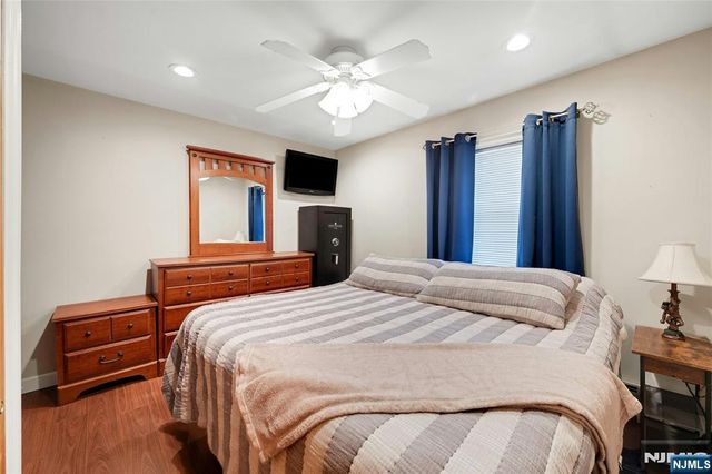 32 Overlook Road, West Milford, NJ 07480