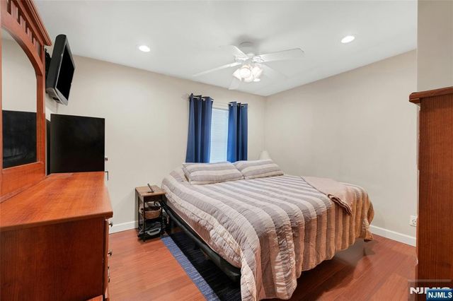 32 Overlook Road, West Milford, NJ 07480