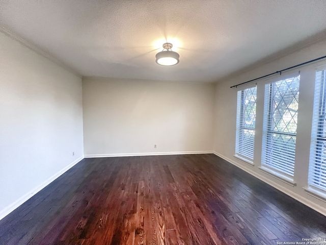 1438 Plumeria St, San Antonio, TX 78232