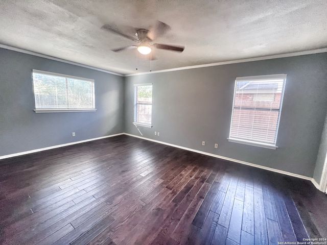 1438 Plumeria St, San Antonio, TX 78232