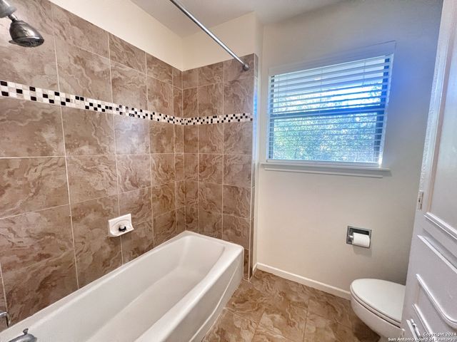 1438 Plumeria St, San Antonio, TX 78232