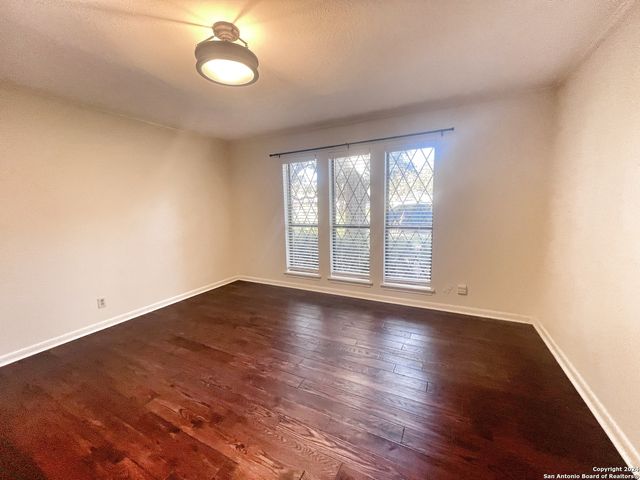 1438 Plumeria St, San Antonio, TX 78232