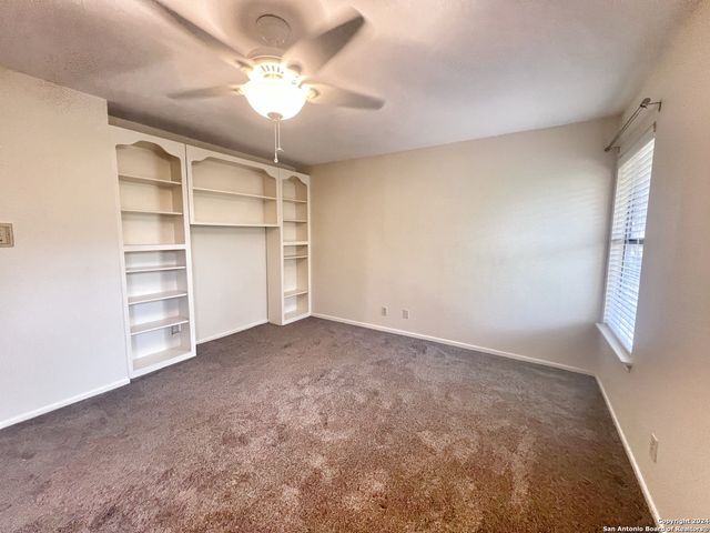 1438 Plumeria St, San Antonio, TX 78232