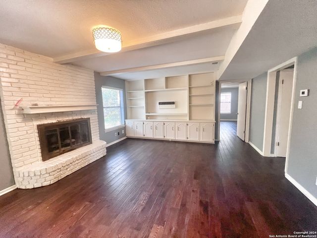 1438 Plumeria St, San Antonio, TX 78232