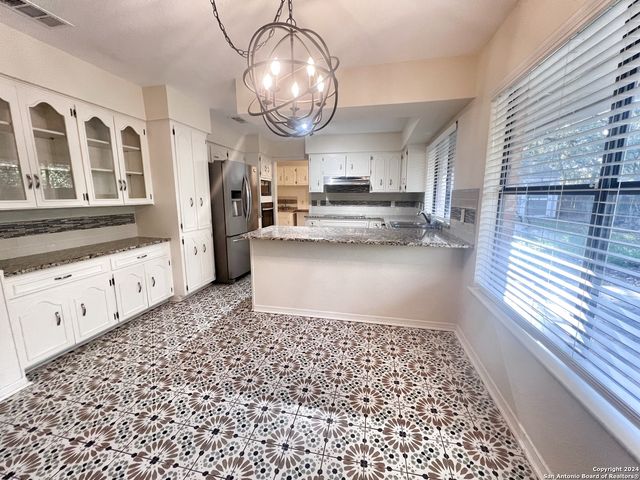1438 Plumeria St, San Antonio, TX 78232