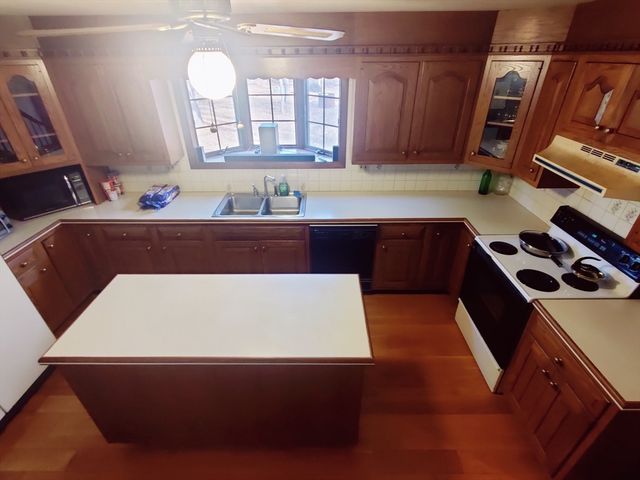 32 Morton Ave, Dartmouth, MA 02747