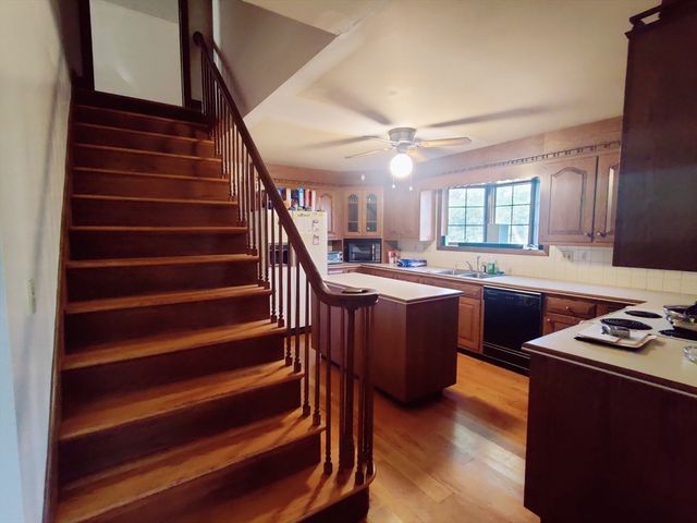 32 Morton Ave, Dartmouth, MA 02747