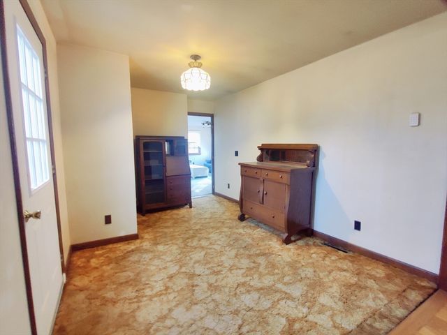 32 Morton Ave, Dartmouth, MA 02747