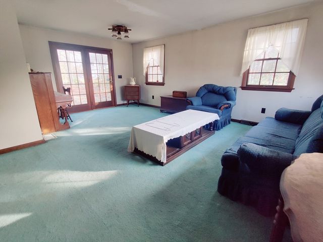 32 Morton Ave, Dartmouth, MA 02747