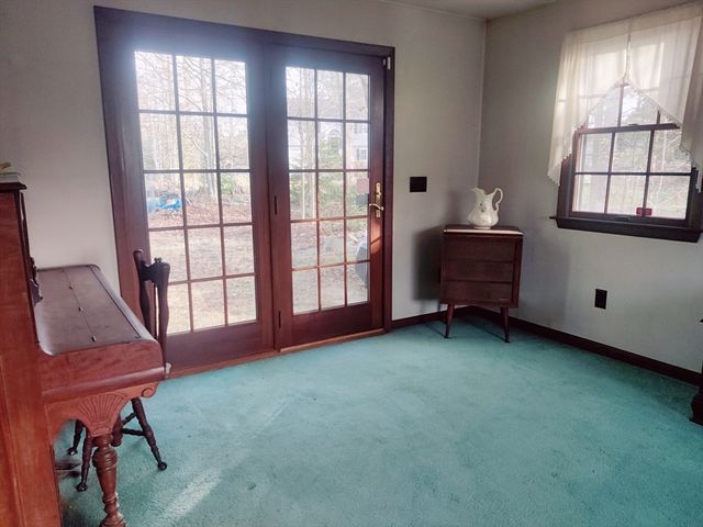 32 Morton Ave, Dartmouth, MA 02747