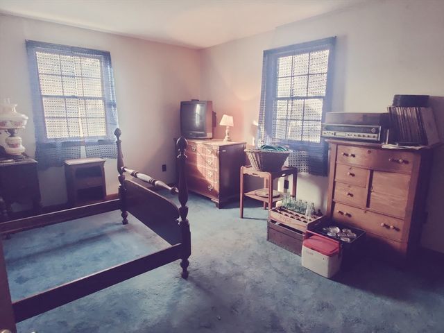 32 Morton Ave, Dartmouth, MA 02747