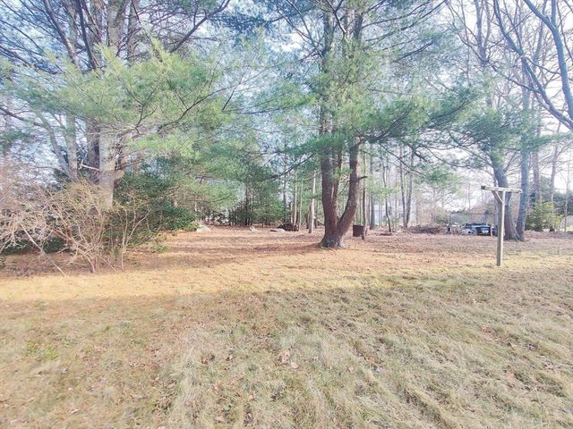 32 Morton Ave, Dartmouth, MA 02747